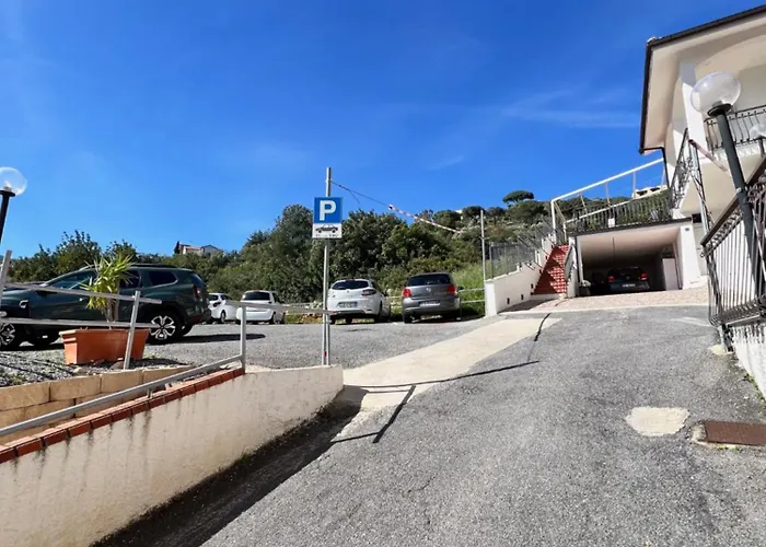 Attico 2 Free Parkings & Bike شقة