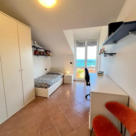 Apartment Attico 2 Free Parkings & Bike *