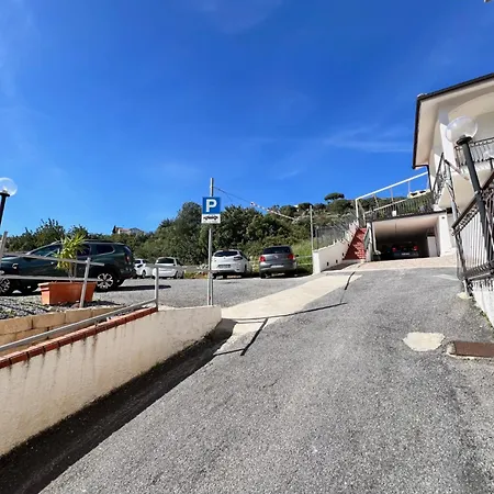 Attico 2 Free Parkings & Bike Apartment
