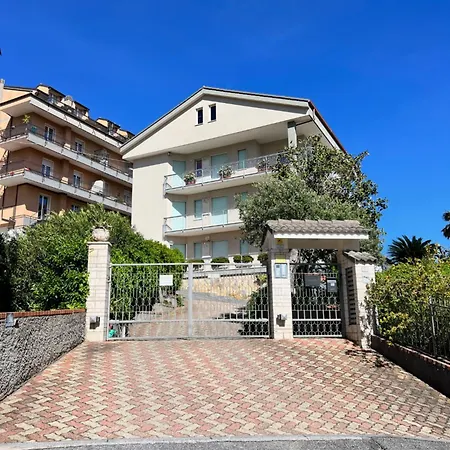 Attico 2 Free Parkings & Bike Pietra Ligure