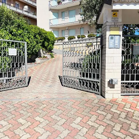 Apartment Attico 2 Free Parkings & Bike