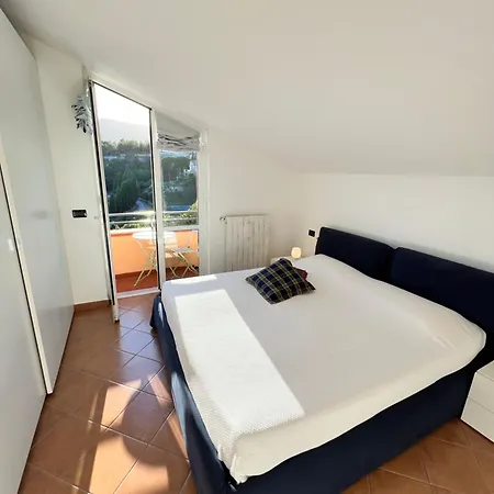 Attico 2 Free Parkings & Bike Apartment