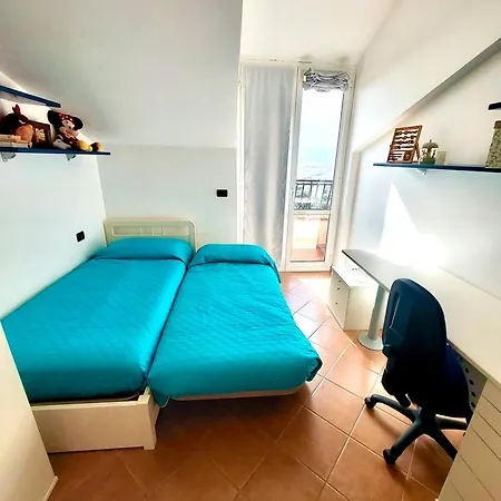 Attico 2 Free Parkings & Bike Apartment